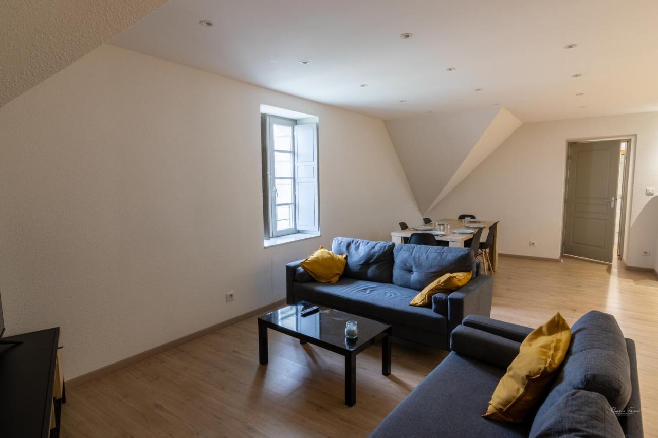 Magnifique Appartement Renove Dans Residence Сомюр Екстериор снимка